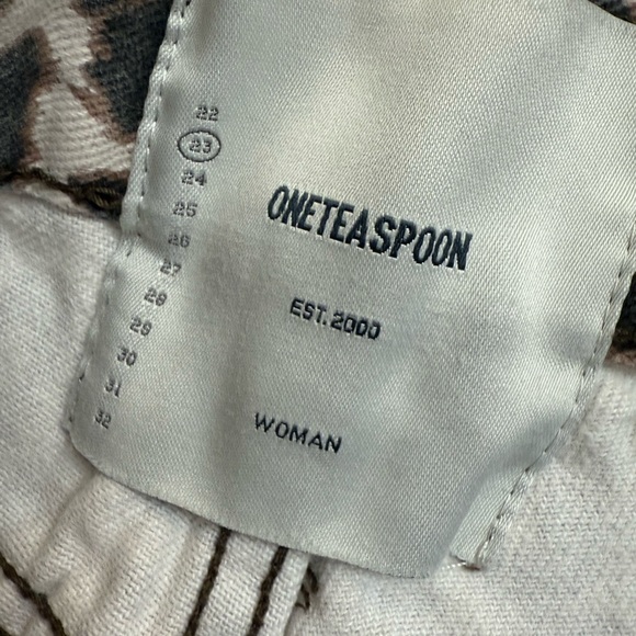 One Teaspoon Bandits Mid Waist Denim Short in Animal Size 23 - Picture 8 of 10